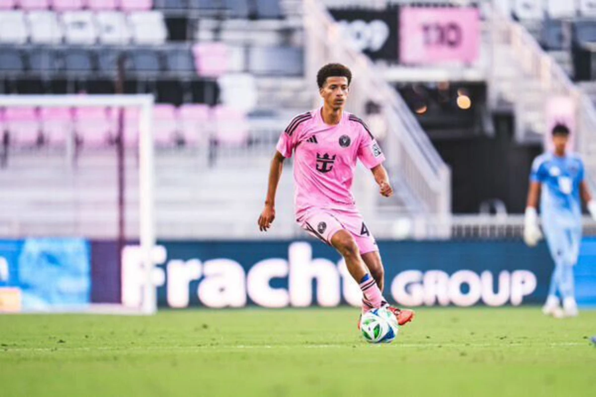 Imagem de contexto do artigo Esteve perto de reforçar o Estoril em dezembro e agora sonha jogar com Messi