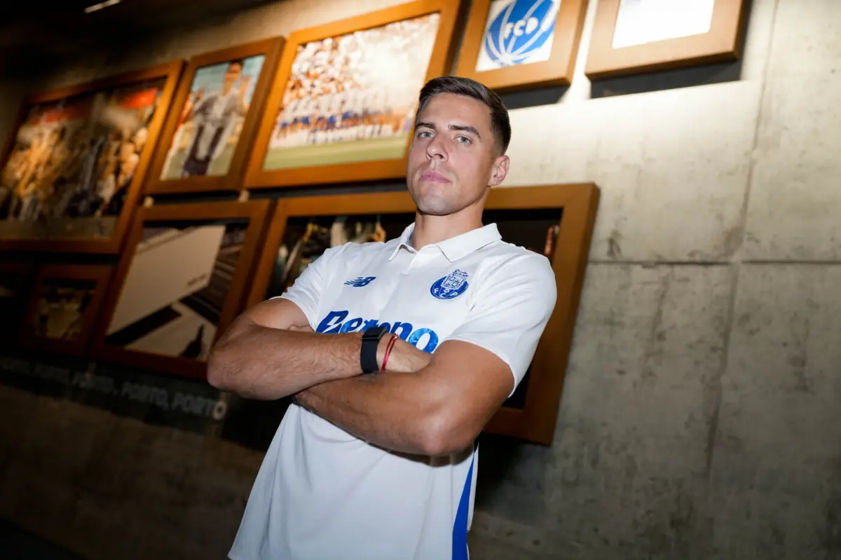 Imagem de contexto do artigo "Jan Bednarek? Isto durou alguns meses, ligaram para toda a gente..."