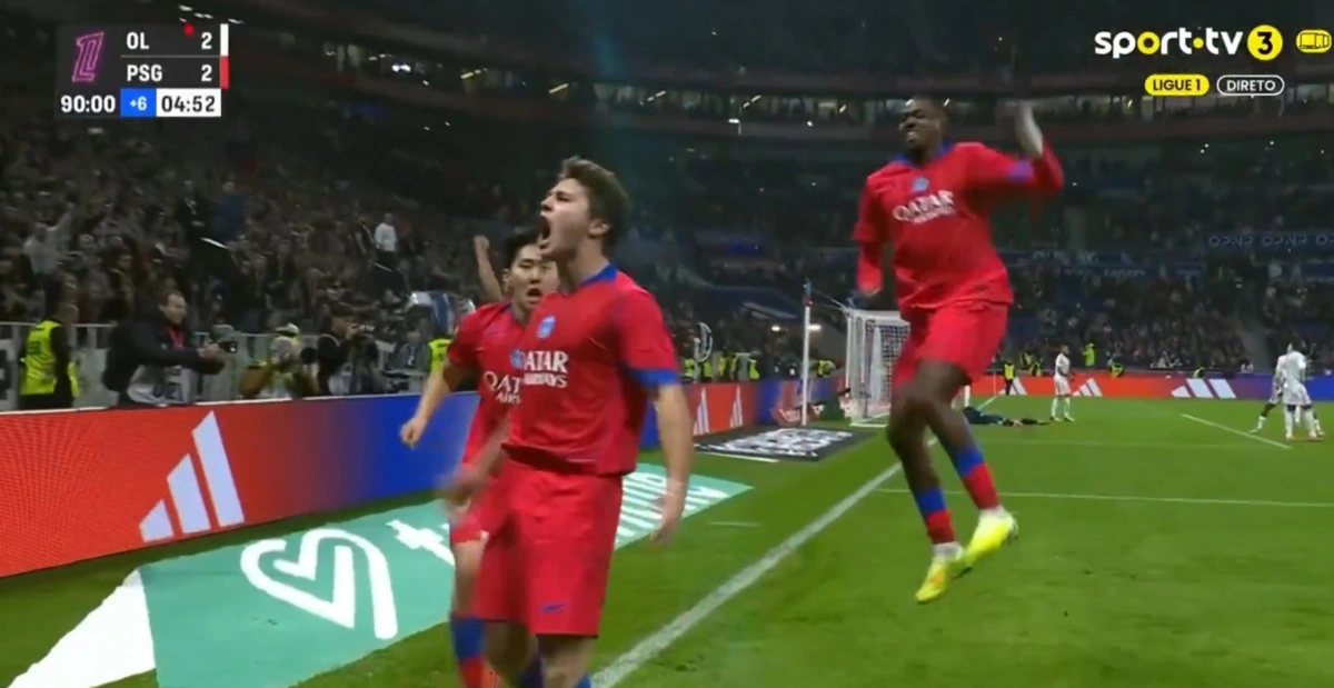 Imagem de contexto do artigo Lyon-PSG: João Neves trama Paulo Fonseca com golo aos 90'+5'. Ora veja