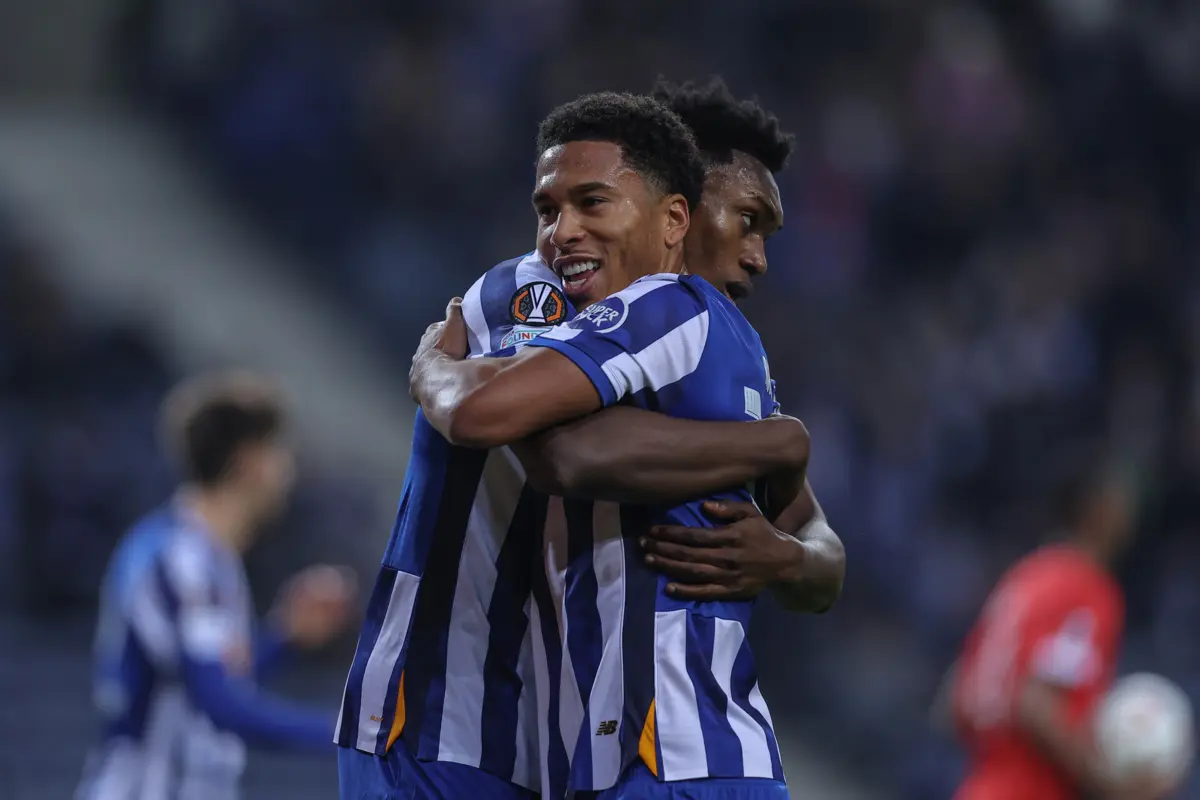 Samu e Namaso marcaram na vitória do FC Porto (Créditos: Miguel Pereira/Global Imagens)