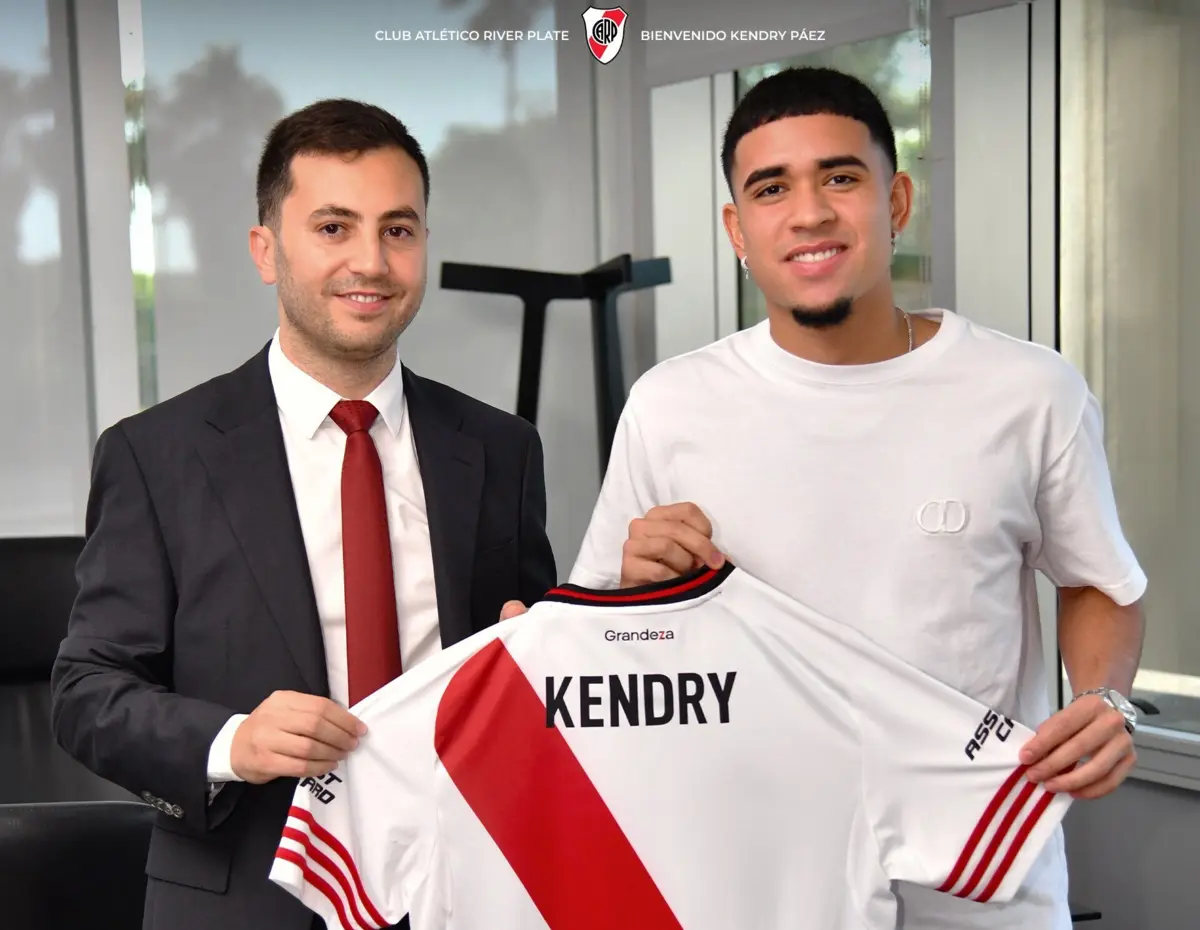 Stefano Di Carlo, presidente do River Plate, e Kendry Páez