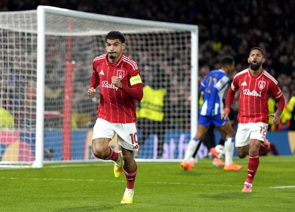 Gibbs-White marcou de penálti ao FC Porto