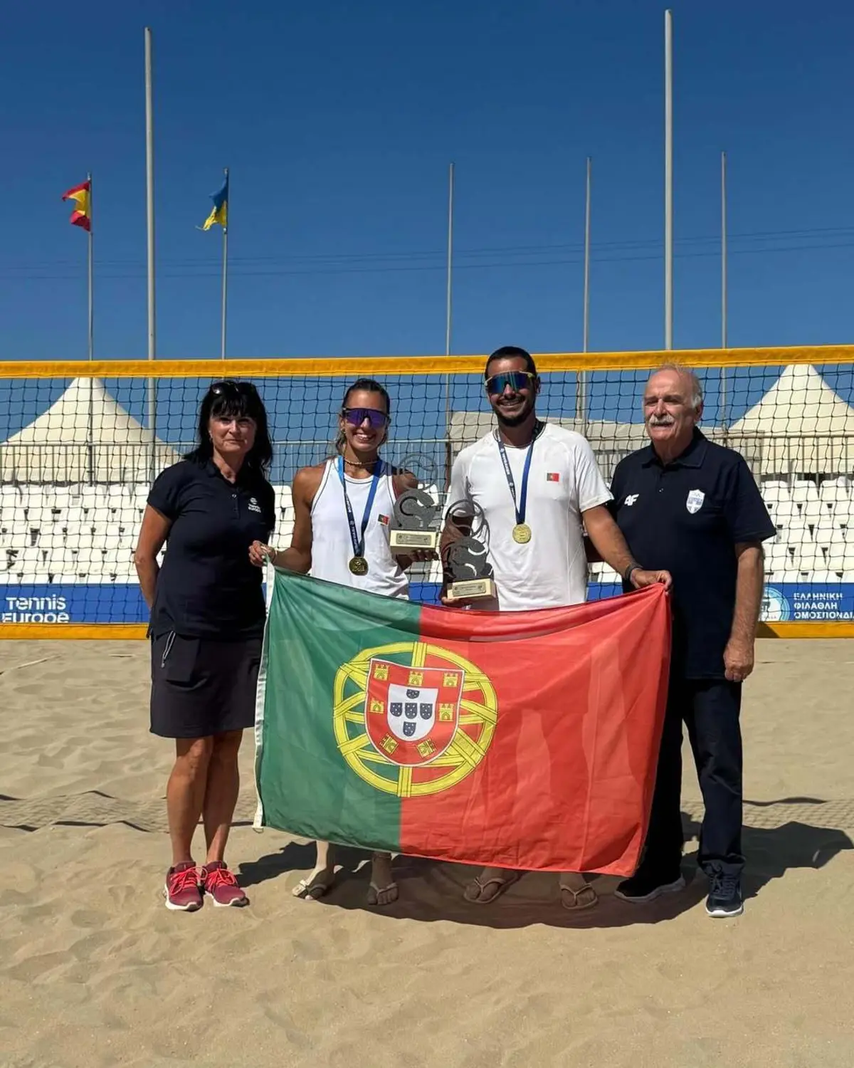 Imagem de contexto do artigo Marta Magalhães e Martim Sousa campeões europeus de ténis de praia