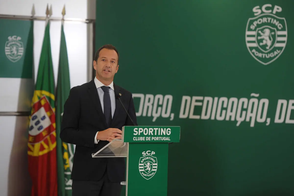 Imagem de contexto do artigo Varandas ri-se com dúvidas sobre o futuro: "Esta administração herdou Amorim e Viana? Já cá estavam?"