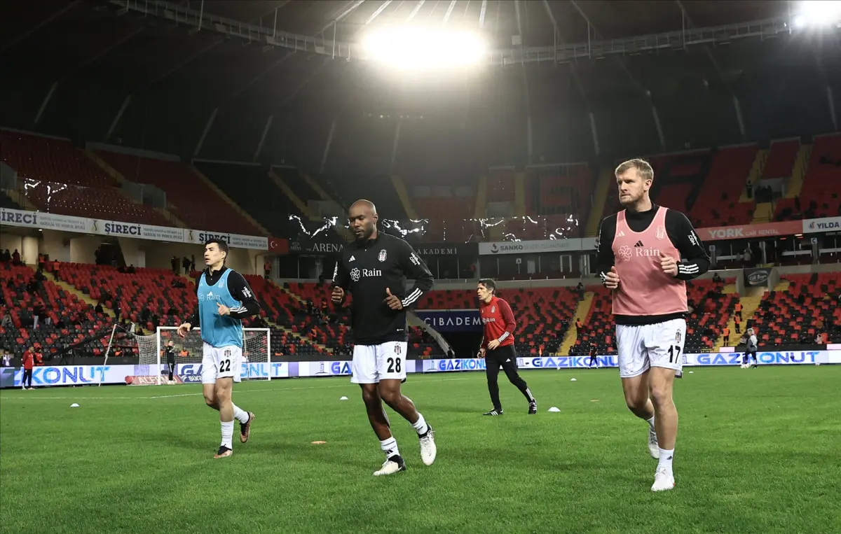 Al Musrati, ex-Braga, foi titular no Besiktas (Reprodução: Besiktas)