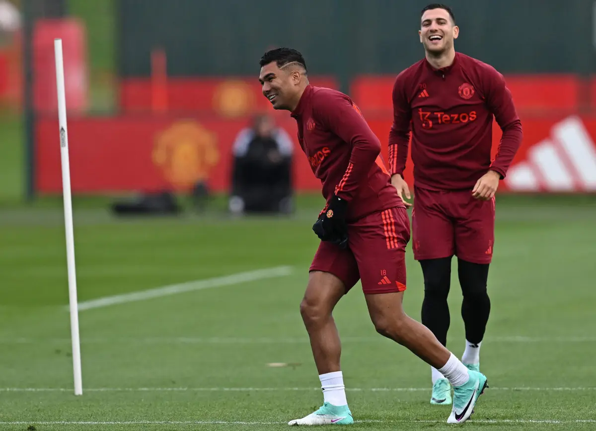 Casemiro e Diogo Dalot (Créditos: Paul Ellis / AFP)