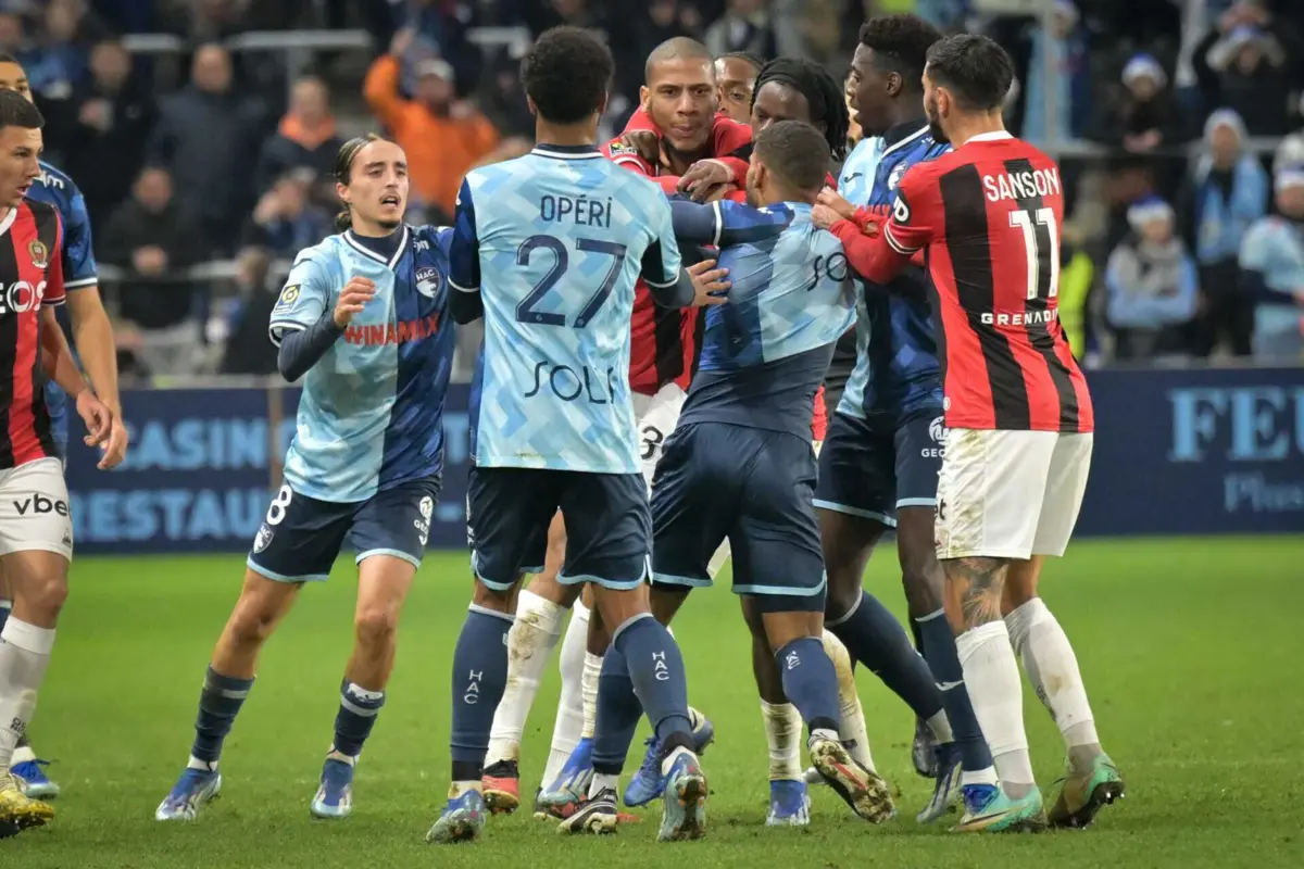 Nice perdeu na Ligue 1 com o Le Havre (LOU BENOIST / AFP)