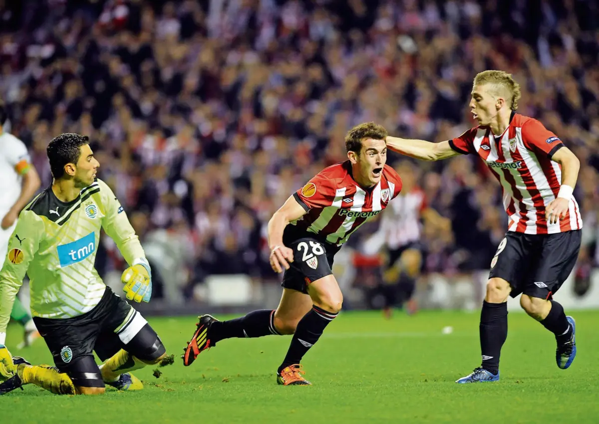 Ibai Gómez celebra com Iker Muniain