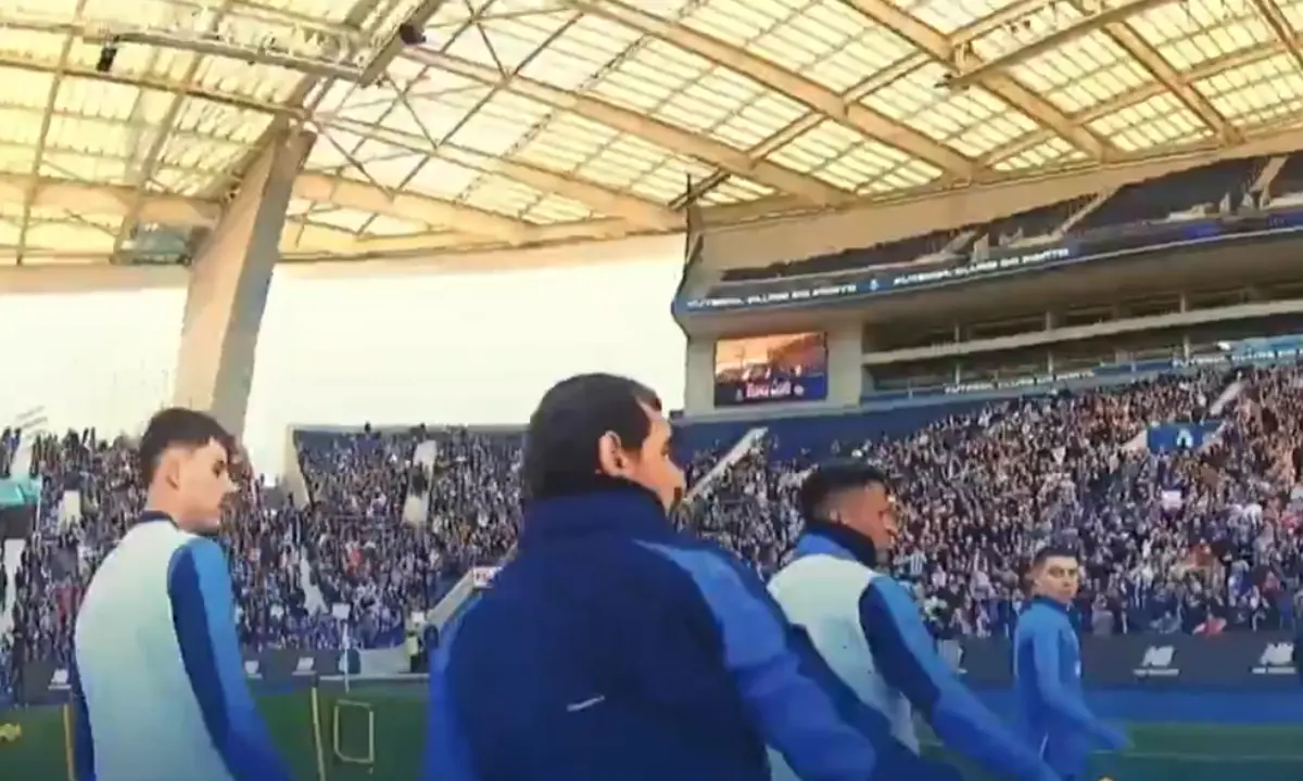 Imagem de contexto do artigo Fábio Vieira com uma "body cam" no treino aberto do FC Porto: eis o resultado