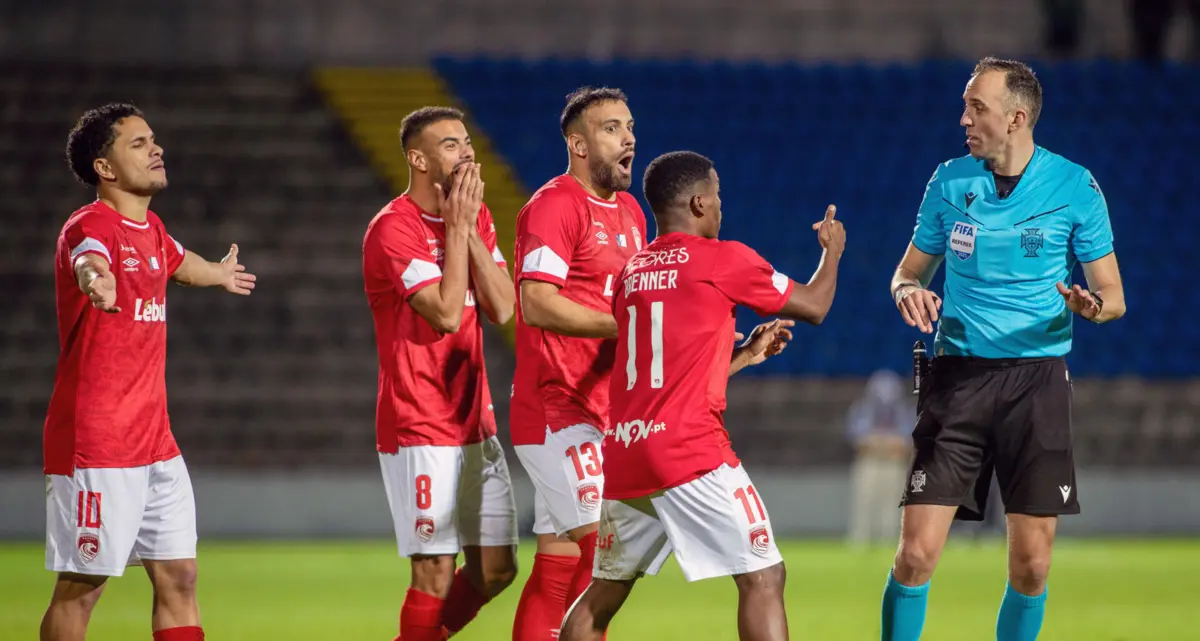 João Pinheiro contestado pelo Santa Clara
