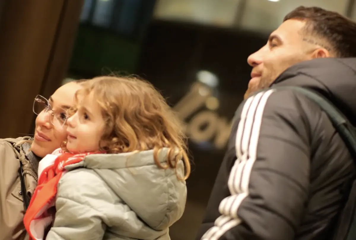 Imagem de contexto do artigo Adeptos brindados com autógrafos e fotografias na chegada do Benfica a Amesterdão. Veja