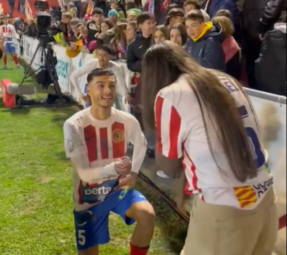 Imagem de contexto do artigo Pediu namorada em casamento após jogo da Taça do Rei com o Barcelona