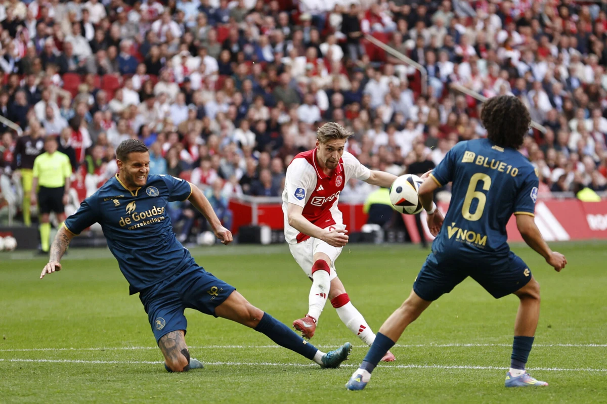 Imagem de contexto do artigo FC Porto já terá apresentado proposta por Kenneth Taylor, médio do Ajax