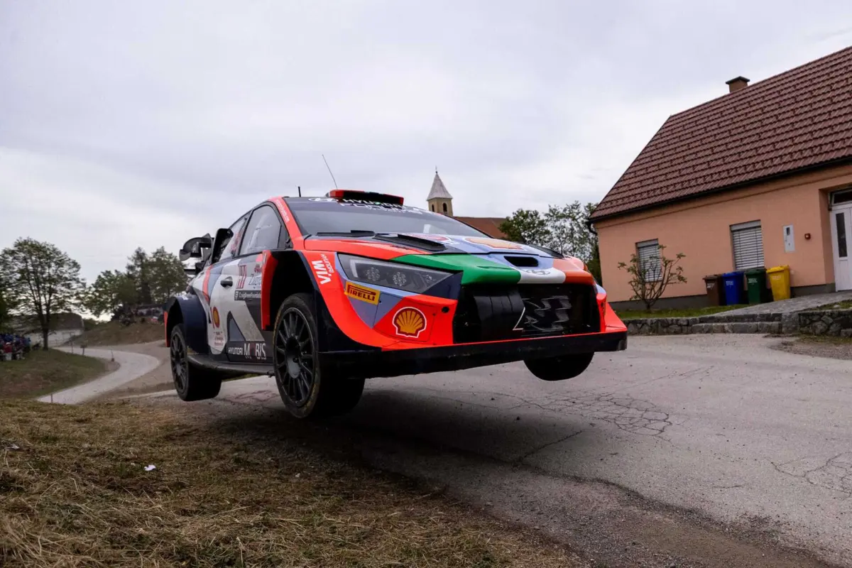 Andreas Mikkelsen (créditos: DAMIR SENCAR / AFP)