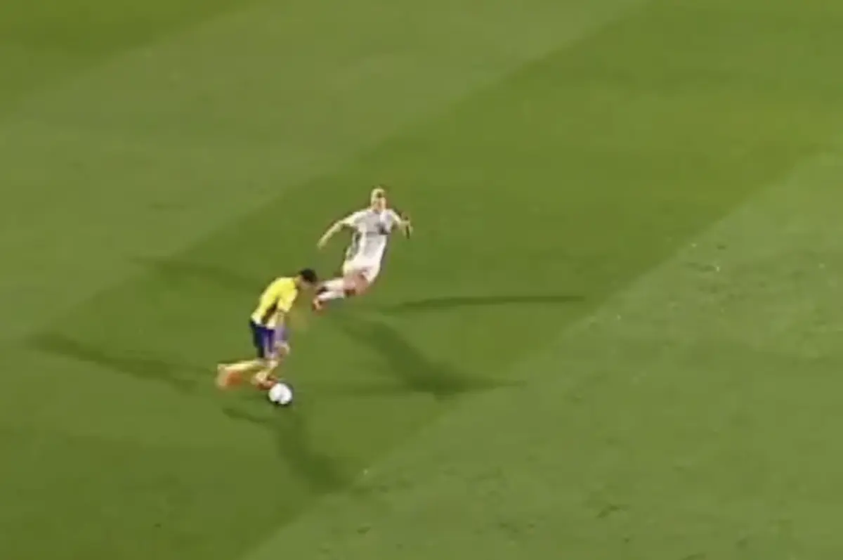 Imagem de contexto do artigo FC Porto destaca correria de Froholdt aos 90': "Um homem a menos, a ganhar por 4-0..."