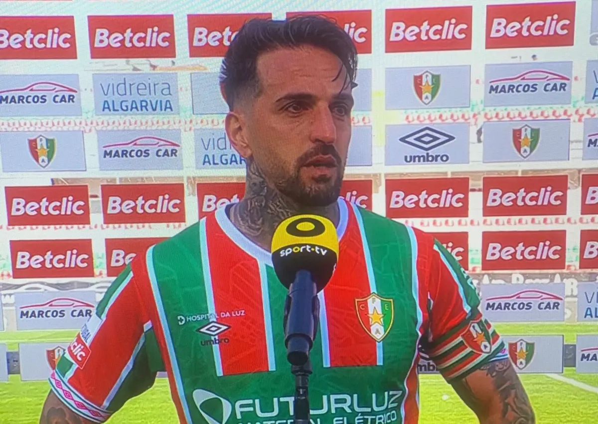 Imagem de contexto do artigo Miguel Lopes inconsolável com lesão de Diogo Fonseca: "Acreditem ou não, vamos ficar na I Liga por ele"