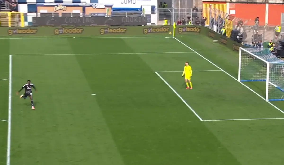 Imagem de contexto do artigo Como-Nápoles: defesa atrasa sem olhar e guarda-redes... não estava na baliza