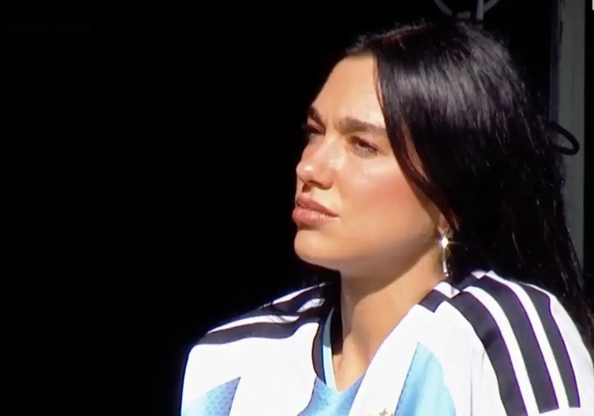 Imagem de contexto do artigo Dua Lipa aproveitou passagem pela Argentina para assistir ao Boca Juniors-River Plate