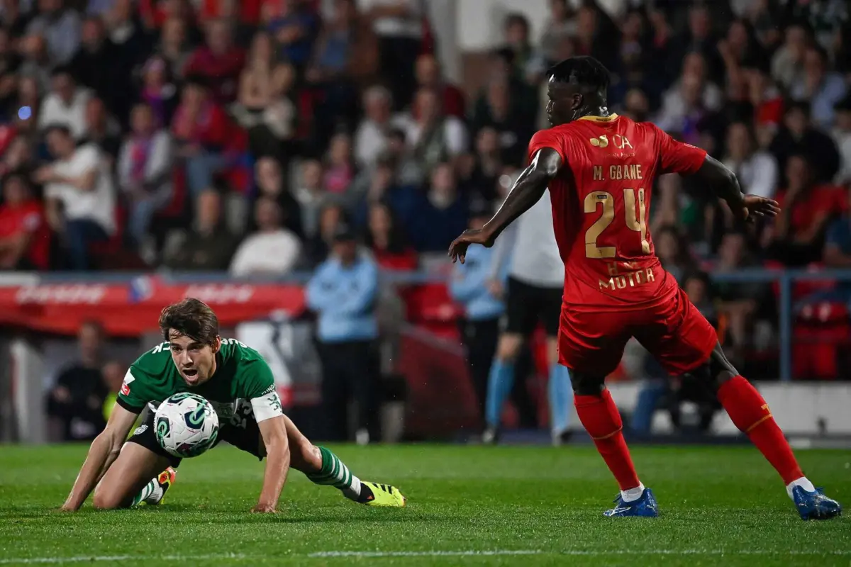 Mory Gbane, de costas