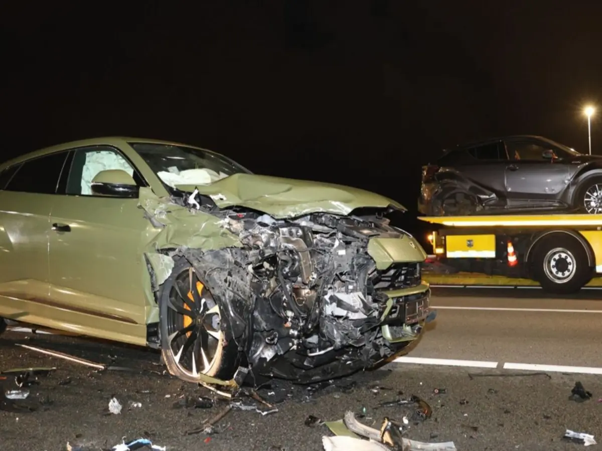 Imagem de contexto do artigo Antigo internacional neerlandês sofre acidente e destrói Lamborghini