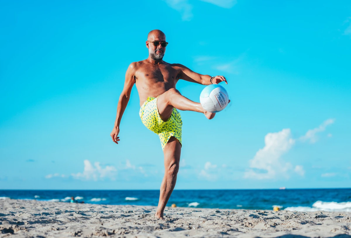 Imagem de contexto do artigo Manchester City na praia: houve ioga e Guardiola a dar uns toques