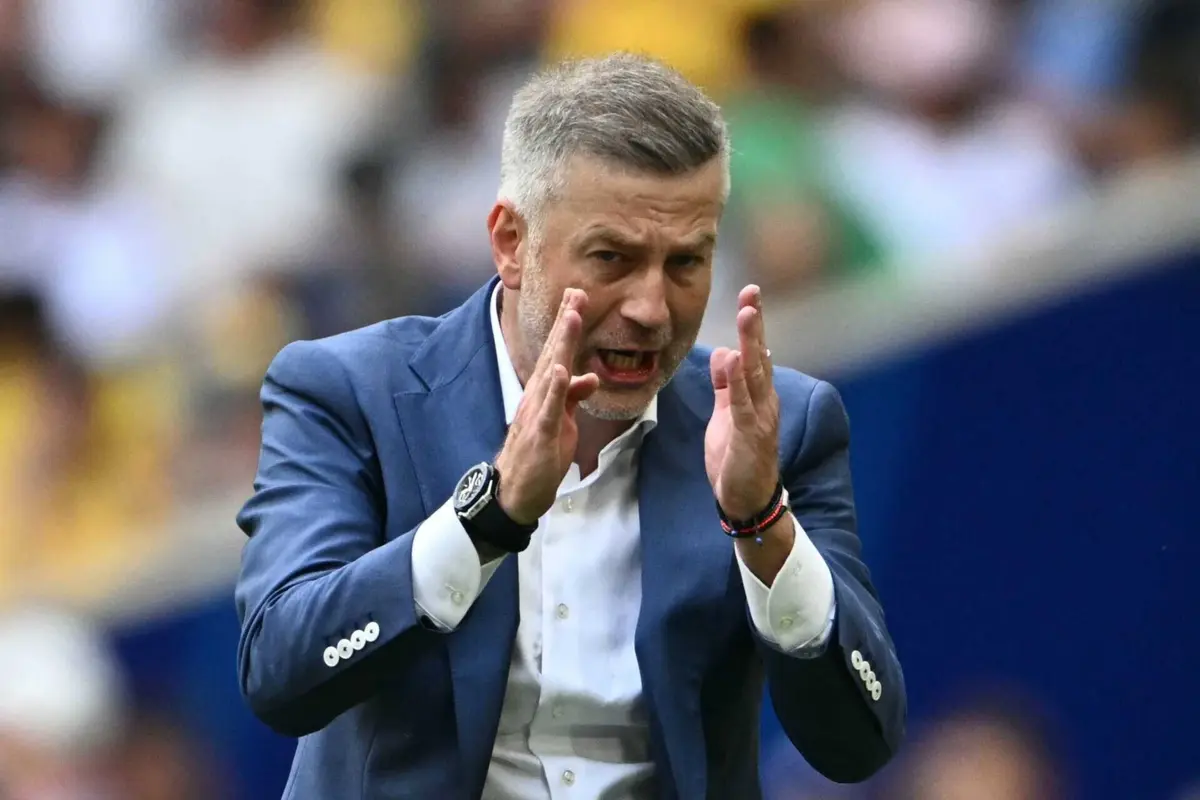 Edward Iordanescu (Créditos: Fabrice COFFRINI / AFP)