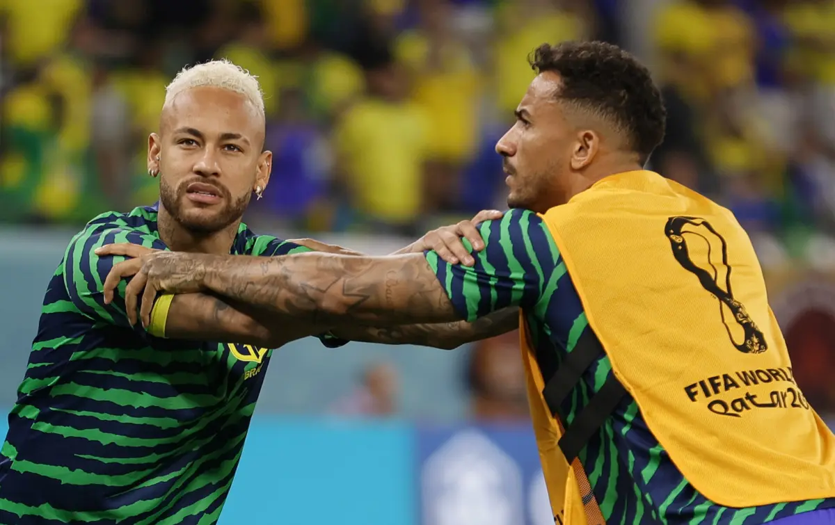 Neymar e Danilo (EPA/Ronald Wittek)