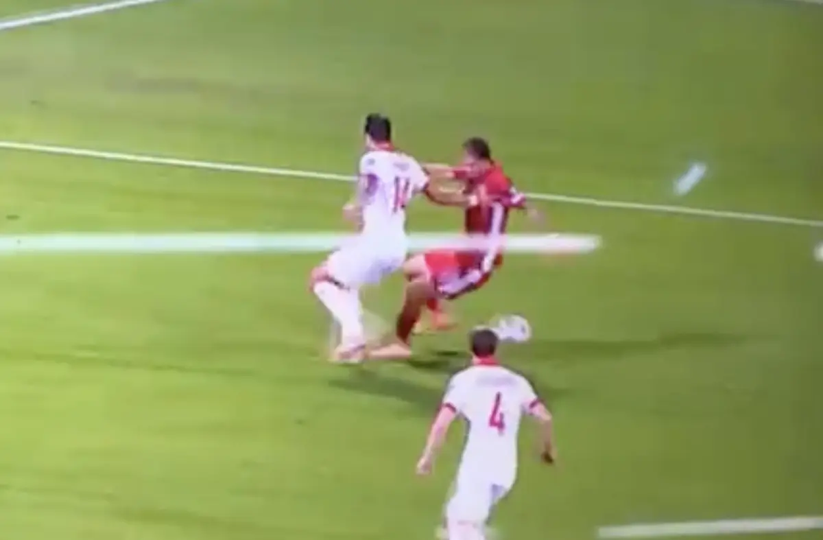 Imagem de contexto do artigo Polónia fez o 3-1, mas o árbitro foi um minuto atrás para assinalar penálti de Kiwior