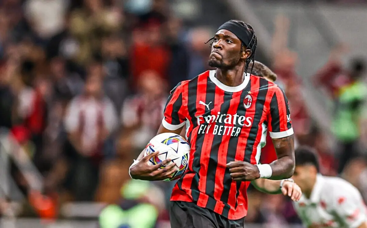 Imagem de contexto do artigo Vídeo: Abraham reduz desvantagem do Milan após entrada para esquecer