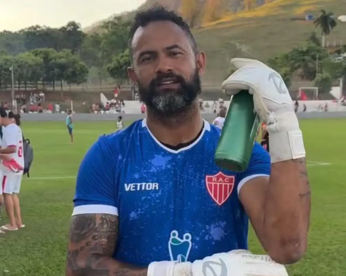 Imagem de contexto do artigo Bruno, condenado a 22 anos de prisão por homicídio, com estreia à vista na Taça do Brasil