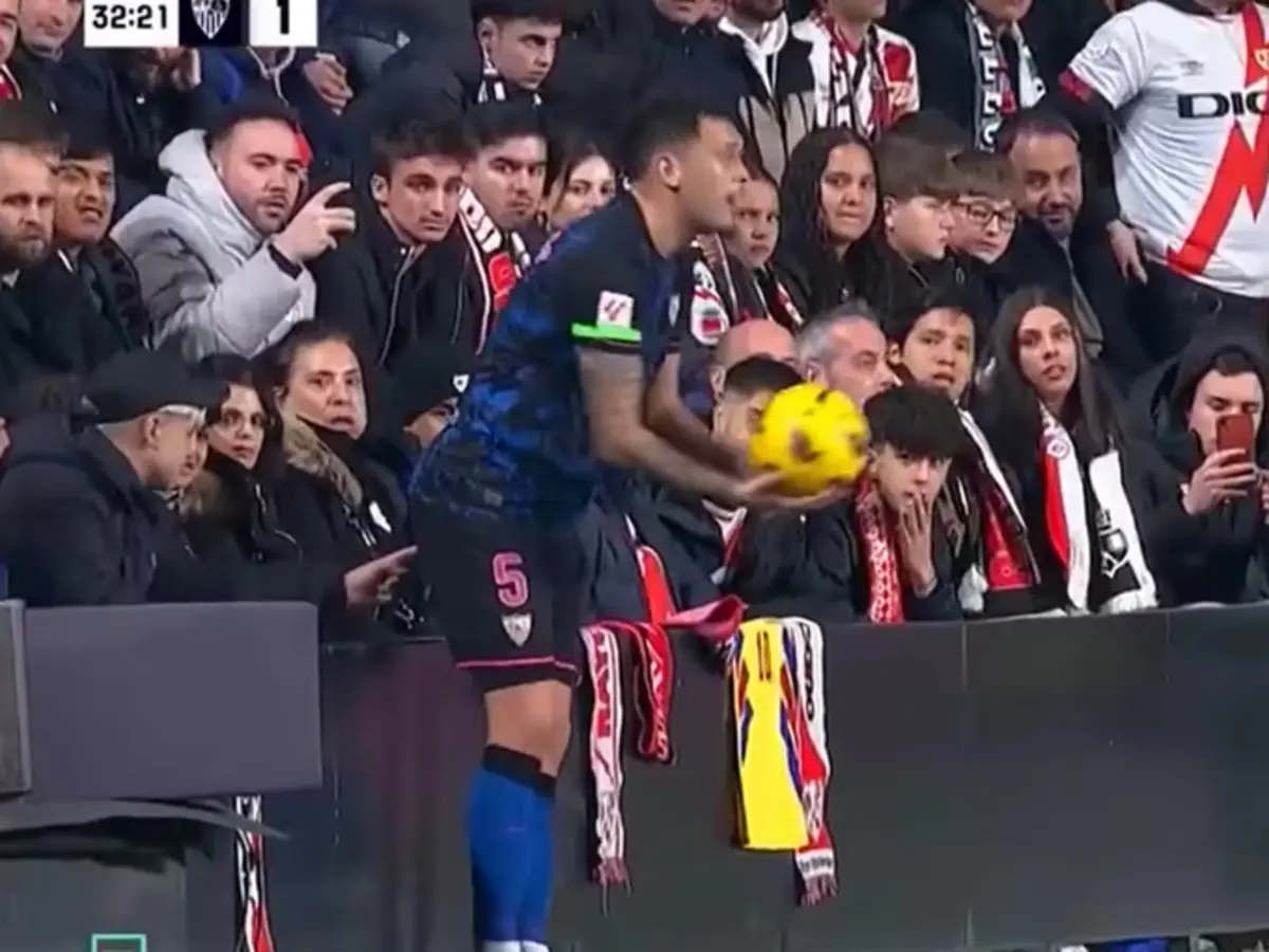 Imagem de contexto do artigo Sevilha repudia "gesto obsceno e totalmente inapropriado" de adepto rival para com Ocampos