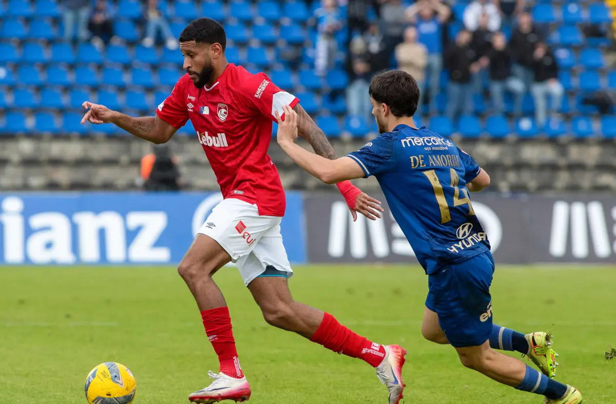 Adriano Firmino, à esquerda