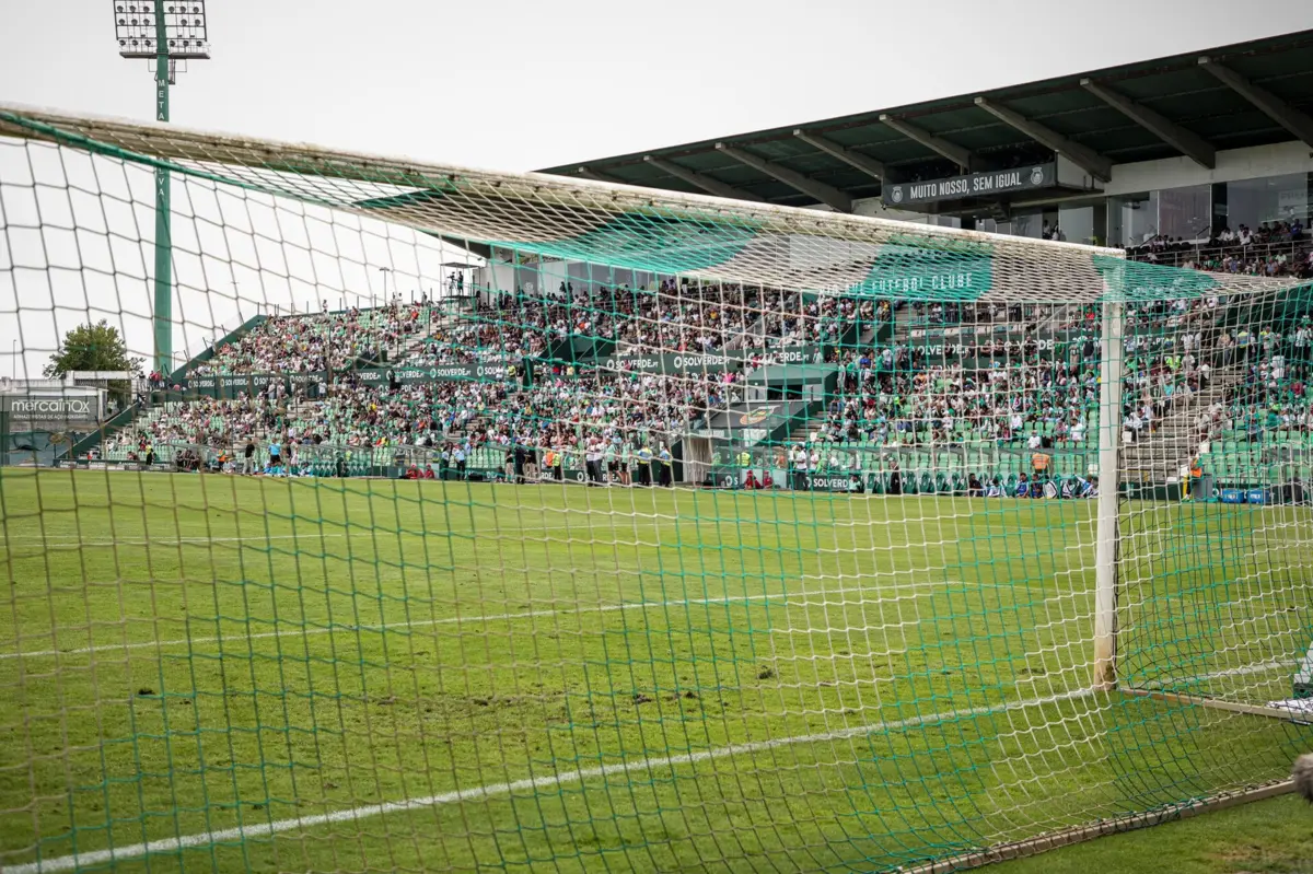 Imagem de contexto do artigo Rio Ave desperdiça dois golos de vantagem e empata com Estoril. Recorde o jogo