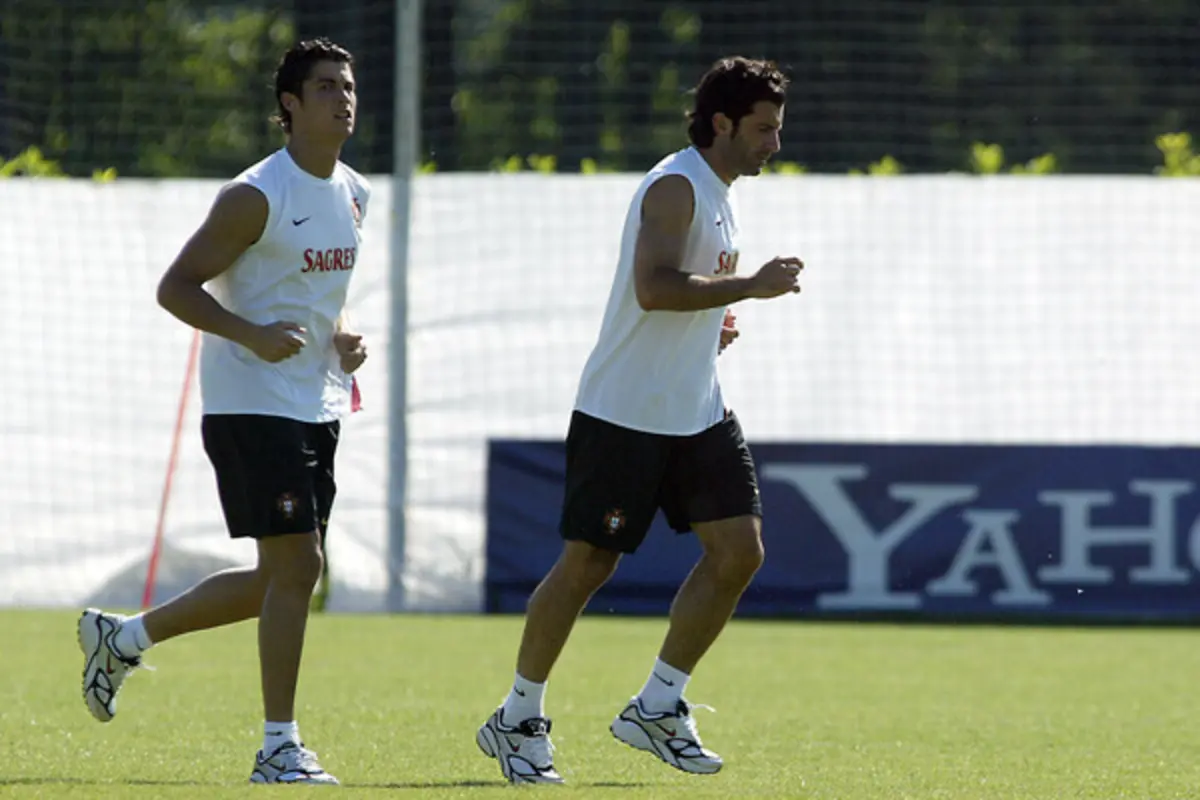 Cristiano Ronaldo e Luís Figo (Créditos: O JOGO)