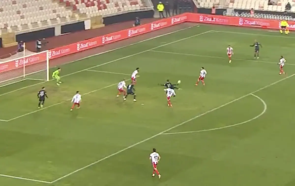 Imagem de contexto do artigo Besiktas vence com golo de Rafa e assistência de João Mário: veja o lance