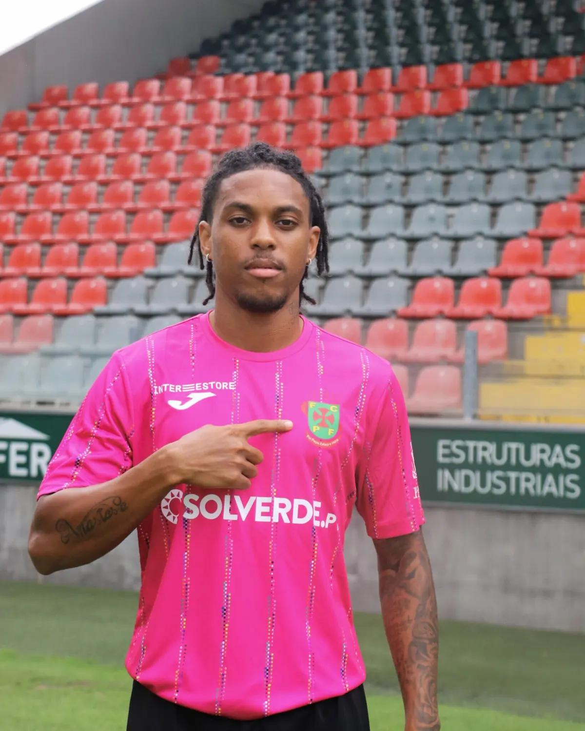 Ronaldo Lumungo (Créditos: FC Paços de Ferreira)