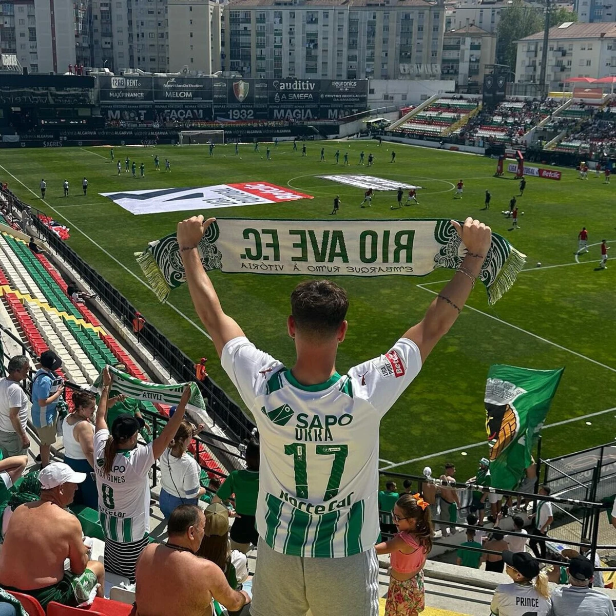 Imagem de contexto do artigo Fora dos convocados, Ukra foi ver o Rio Ave à Amadora no autocarro dos adeptos