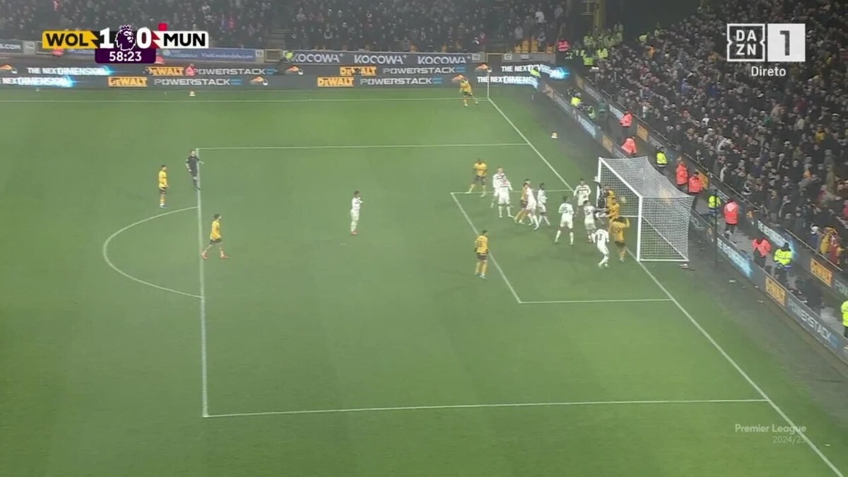 Imagem de contexto do artigo Manchester United voltou a sofrer de canto direto e os Wolves colocaram-se em vantagem. Ora veja