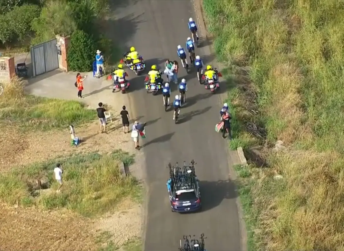 Imagem de contexto do artigo Manifestantes pró-Palestina travam a equipa Israel-Premier Tech na Vuelta