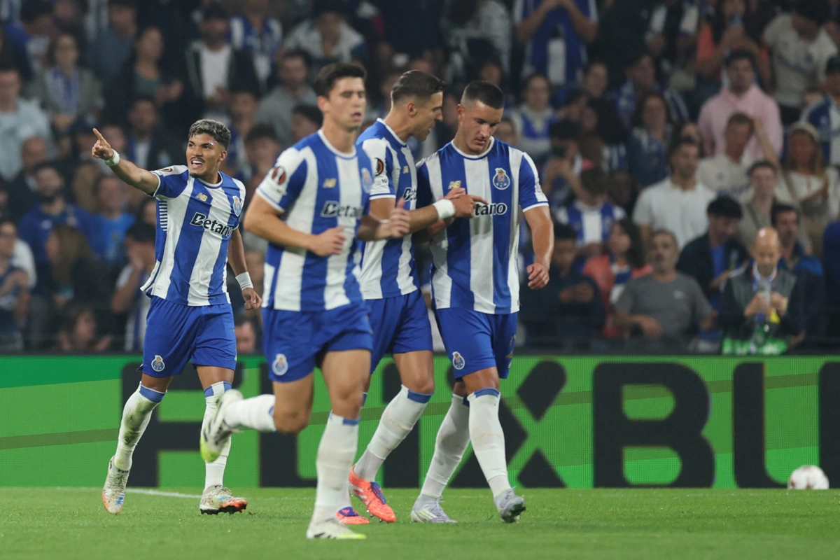 FC Porto venceu (2-1) o Estrela Vermelha na segunda ronda da Liga Europa