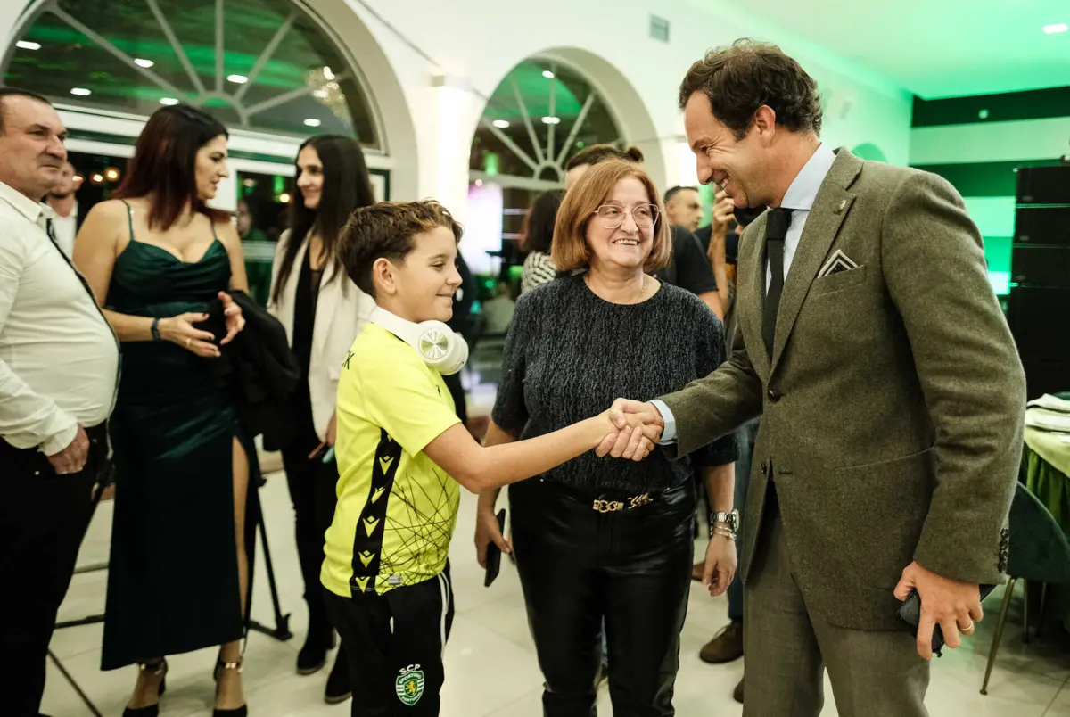 Imagem de contexto do artigo Selfies, apertos de mão e não só: vejas as imagens da gala Rugidos de Leão