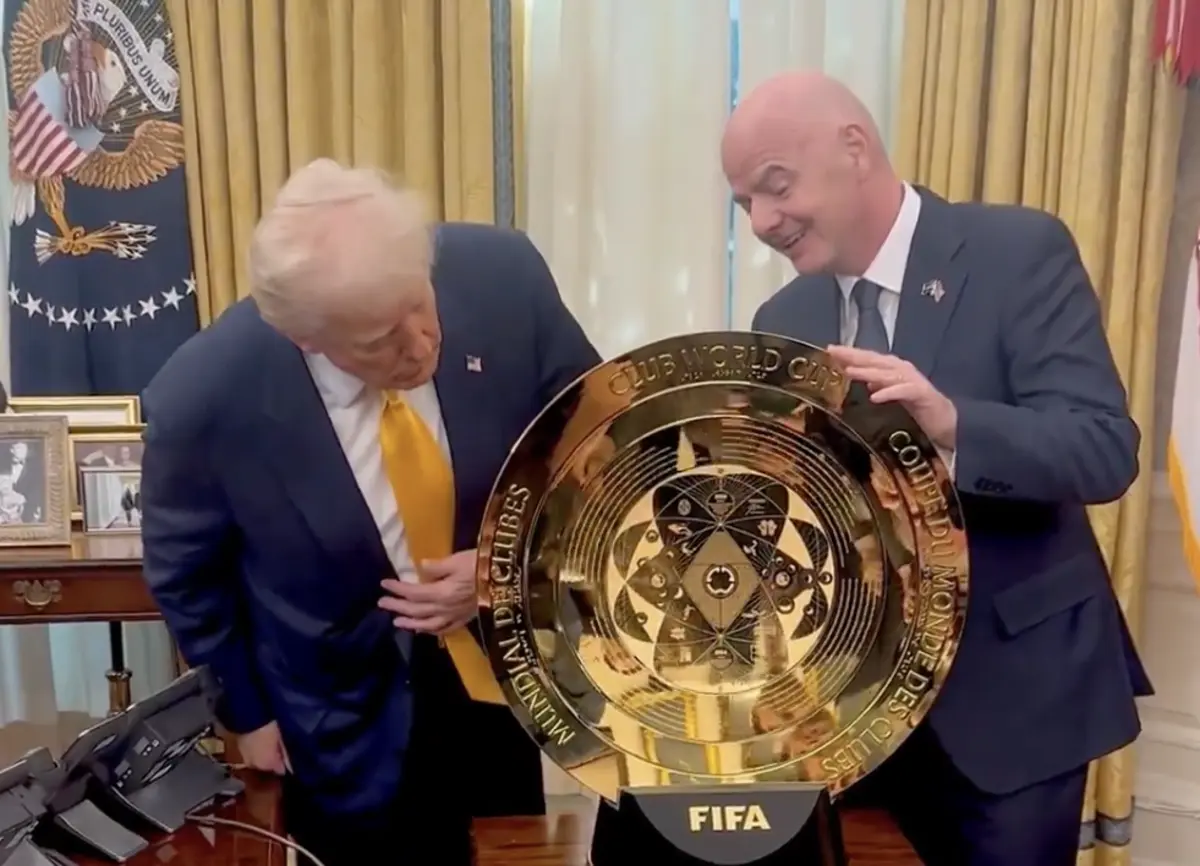 Imagem de contexto do artigo Troféu do Mundial de Clubes passou pela Casa Branca. Ora veja