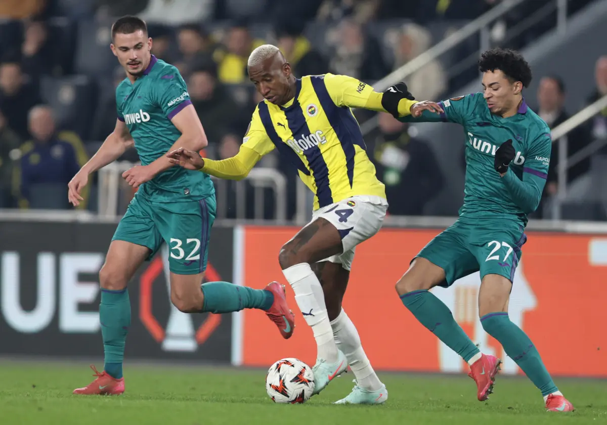 Talisca joga agora no Fenerbahçe (Créditos: EPA)