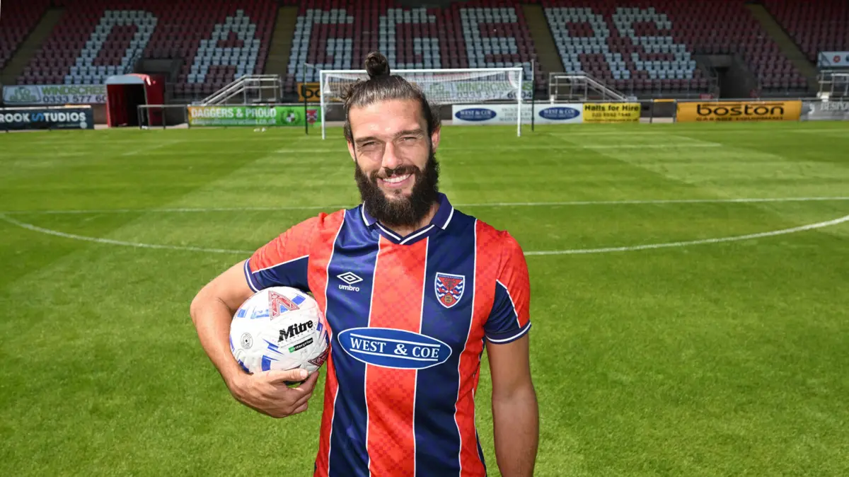 Imagem de contexto do artigo Depois do Bordéus na quarta divisão, Andy Carroll torna-se acionista-jogador no sexto escalão inglês