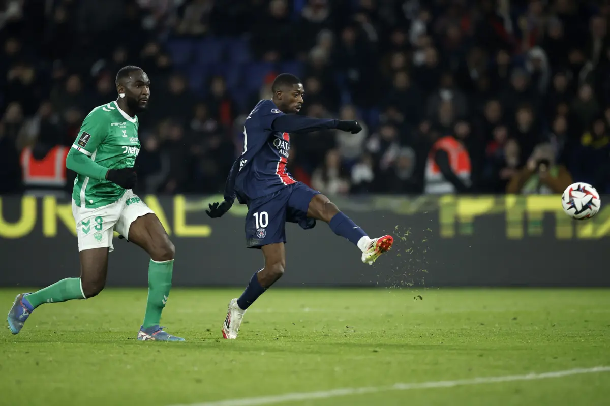 Ousmane Dembelé bisou (Créditos: EPA)