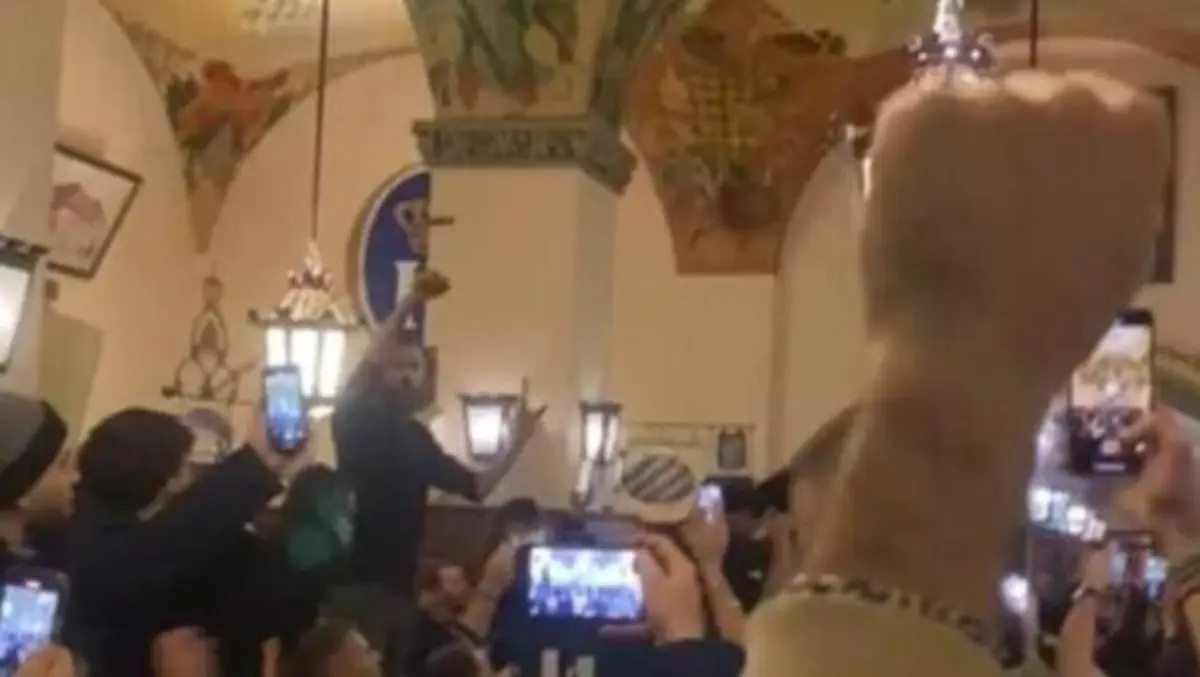 Imagem de contexto do artigo Adeptos da Lázio com cânticos fascistas no local onde Hitler lançou o seu programa: um detido