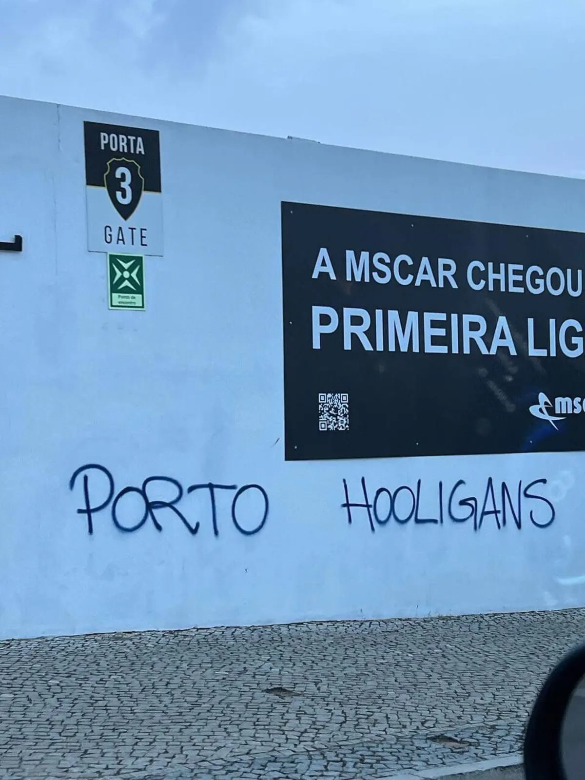 Imagem de contexto do artigo Paredes do São Luís vandalizadas antes do Farense-FC Porto