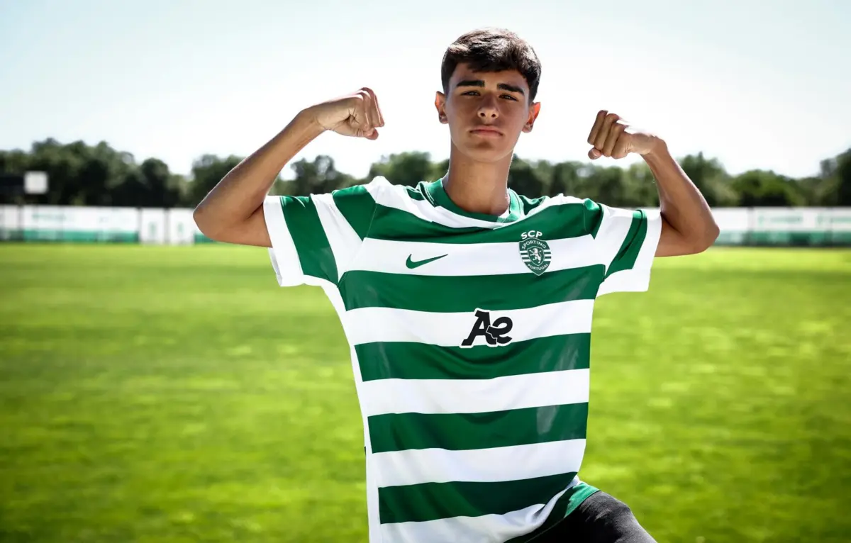 Guilherme Figueiredo assinou contrato de formação com o Sporting (créditos: Sporting)