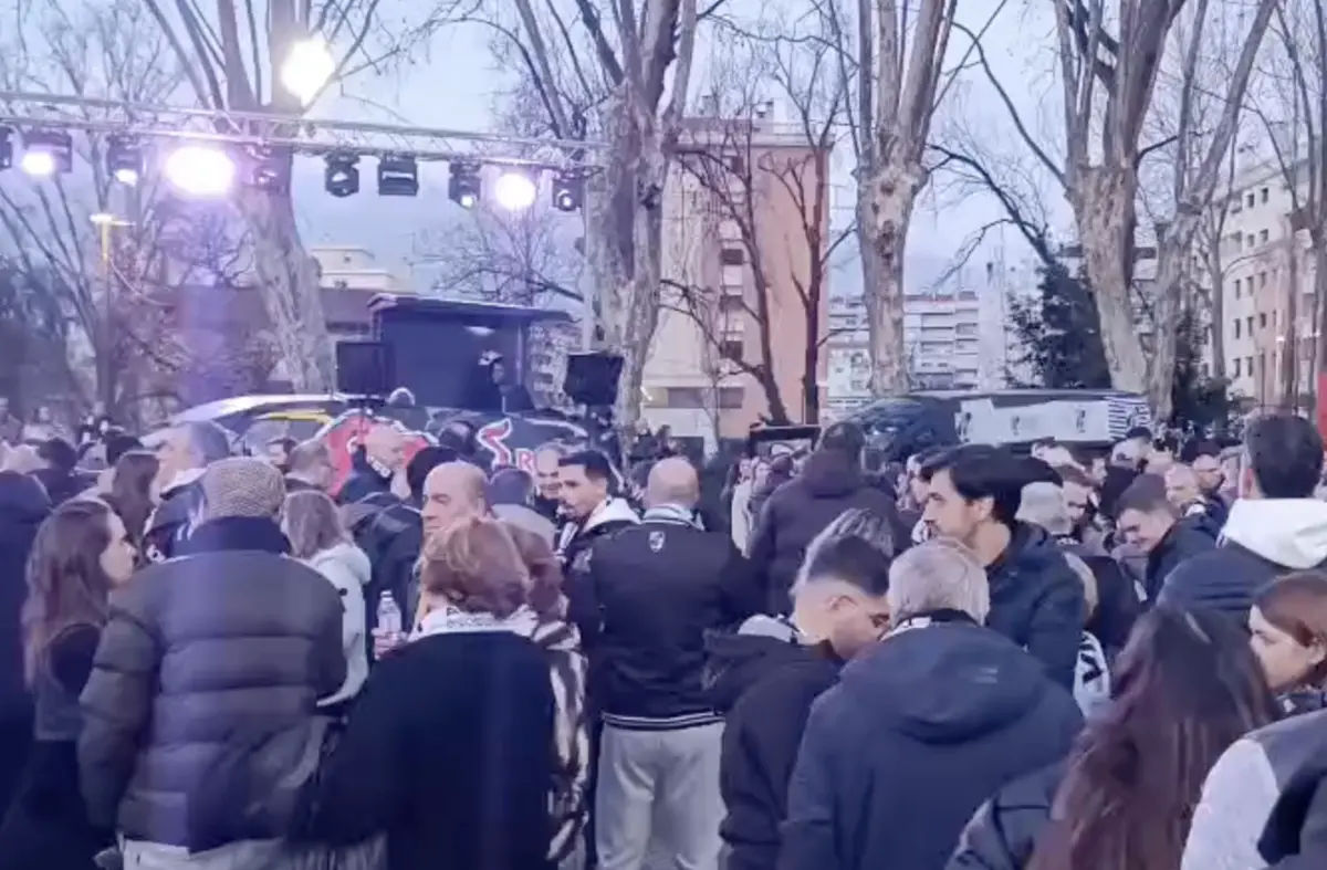 Imagem de contexto do artigo O ambiente na Fan Zone do V. Guimarães antes da final da Taça da Liga