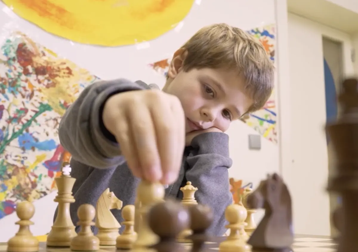 Imagem de contexto do artigo Com apenas sete anos e provas dadas, Tomás Almeida sonha em ser grande mestre de xadrez